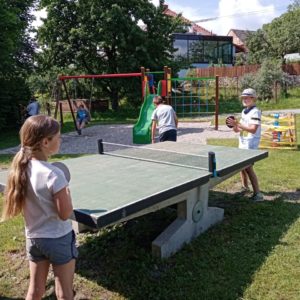 hrajeme ping pong
