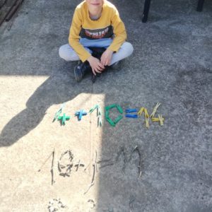 počítání s maminčinými kolíčky