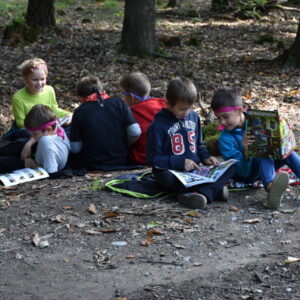 čtenářská dílna v lese