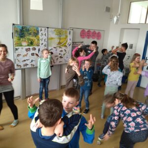 Společně udržíme dvě vajíčka.