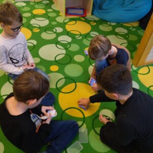 Opakujeme si sčítání do deseti pomocí karet.