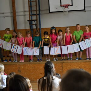 Prezentace ročního projektu 1.B Housenka kouzelnice