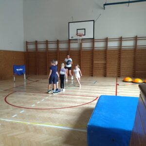 Naše hodina tělocviku.