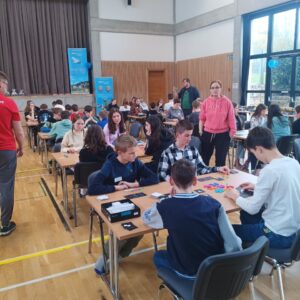 Hraní je v plném proudu.