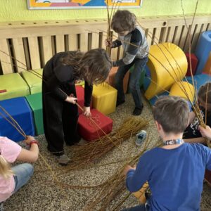 Chystání proutků.